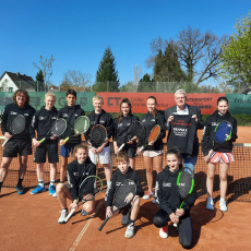 RE/MAX Gode spendet Hoodies